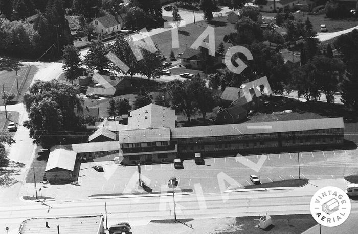 Edmonds Au Gres Inn - 1992 (newer photo)